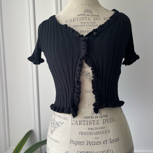 Black Ruffled Button-Up Top - Picture 2 of 4